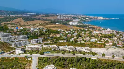 Middle Floor Apartment in Estepona