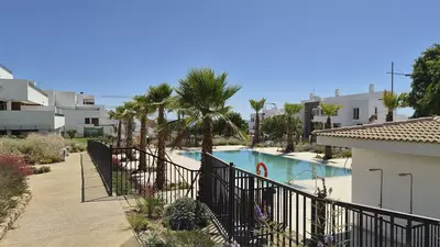 Middle Floor Apartment in Estepona