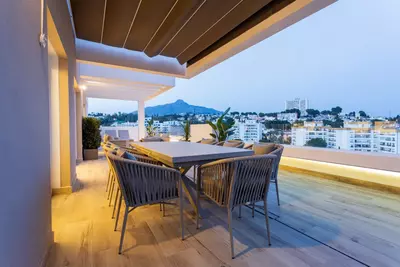 Middle Floor Apartment in Nueva Andalucía