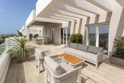 Middle Floor Apartment in Nueva Andalucía