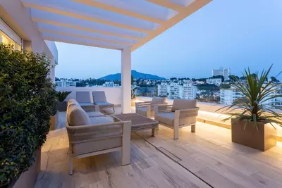 Middle Floor Apartment in Nueva Andalucía