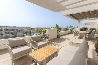 Middle Floor Apartment in Nueva Andalucía