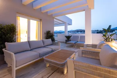 Middle Floor Apartment in Nueva Andalucía