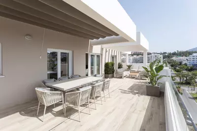 Middle Floor Apartment in Nueva Andalucía
