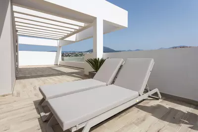 Middle Floor Apartment in Nueva Andalucía