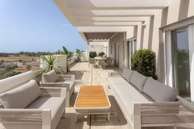 Middle Floor Apartment in Nueva Andalucía
