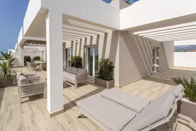 Middle Floor Apartment in Nueva Andalucía