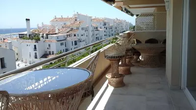Middle Floor Apartment in Puerto Banús