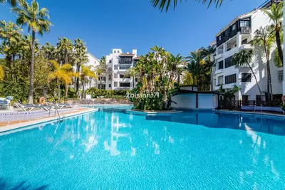 Top Floor Apartment in Elviria