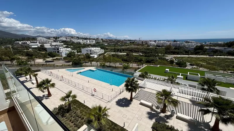 Middle Floor Apartment in Estepona