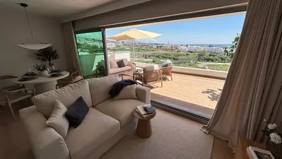 Middle Floor Apartment in Estepona
