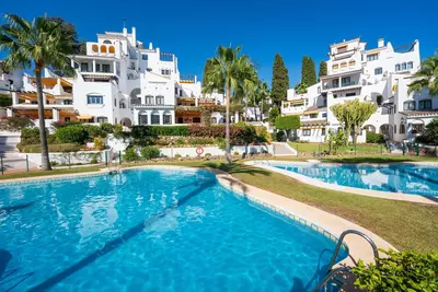 Middle Floor Apartment in Nueva Andalucía