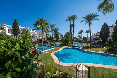 Middle Floor Apartment in Nueva Andalucía