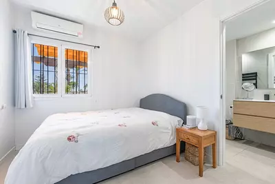Middle Floor Apartment in Nueva Andalucía