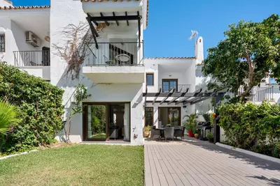 Townhouse in Nueva Andalucía