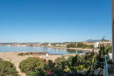 Middle Floor Apartment in Estepona
