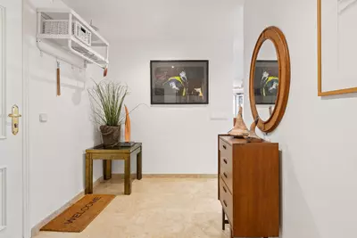 Middle Floor Apartment in Estepona