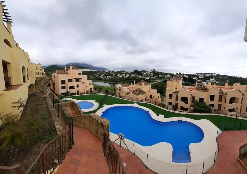 Middle Floor Apartment in Estepona
