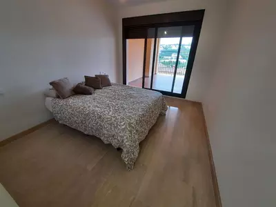 Middle Floor Apartment in Estepona