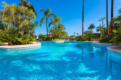 Middle Floor Apartment in Estepona