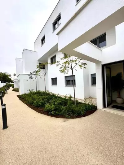 Middle Floor Apartment in Bel Air