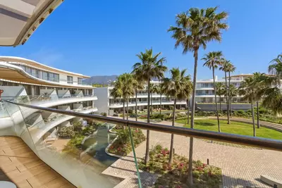 Middle Floor Apartment in Estepona