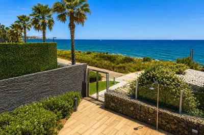Middle Floor Apartment in Estepona
