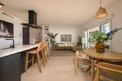 Middle Floor Apartment in Estepona