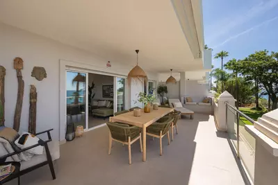 Middle Floor Apartment in Estepona
