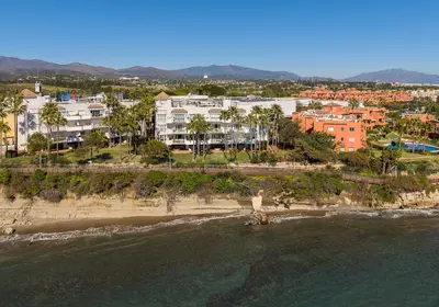 Middle Floor Apartment in Estepona