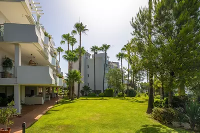 Middle Floor Apartment in Estepona