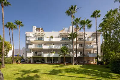 Middle Floor Apartment in Estepona