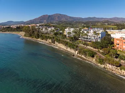 Middle Floor Apartment in Estepona