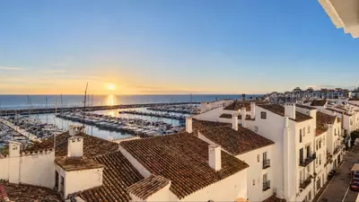 Middle Floor Apartment in Puerto Banús