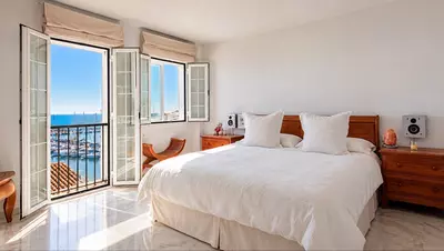 Middle Floor Apartment in Puerto Banús