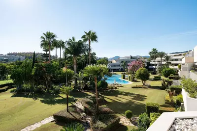 Middle Floor Apartment in Nueva Andalucía