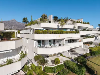 Middle Floor Apartment in Nueva Andalucía