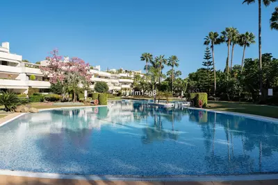 Middle Floor Apartment in Nueva Andalucía