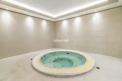 Middle Floor Apartment in Nueva Andalucía