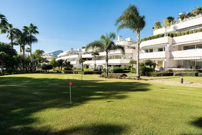 Middle Floor Apartment in Nueva Andalucía