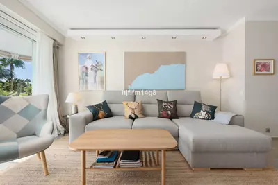 Middle Floor Apartment in Nueva Andalucía