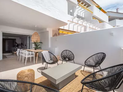 Middle Floor Apartment in Nueva Andalucía