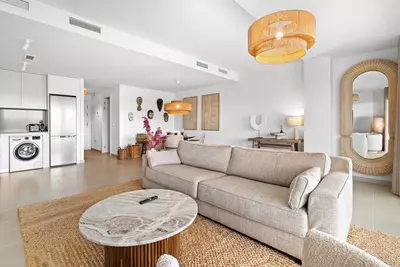 Middle Floor Apartment in Estepona
