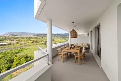 Middle Floor Apartment in Estepona