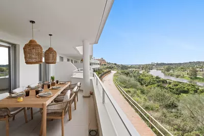 Middle Floor Apartment in Estepona