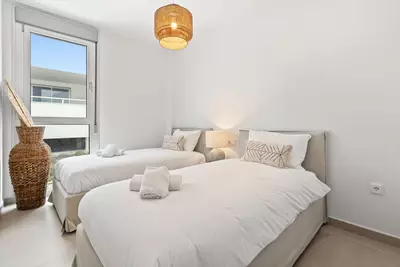 Middle Floor Apartment in Estepona