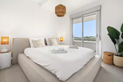 Middle Floor Apartment in Estepona