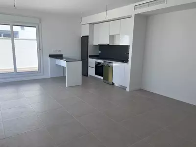 Top Floor Apartment in Bel Air