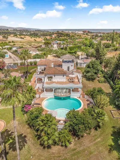 Detached Villa in Estepona