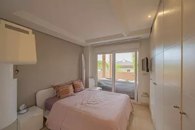 Middle Floor Apartment in Nueva Andalucía
